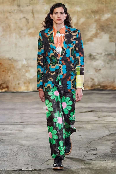 Look 35